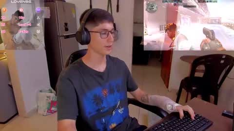 Snapshot of jhonleving chatting on 24, 2, 2025 Jack online show from 24, 2, 2025