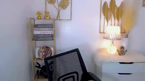 julie online show from 2, 1, 2025