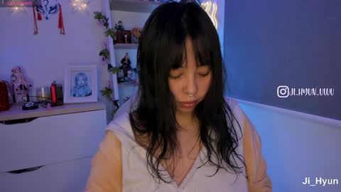 Snapshot of ji_hyun chatting on 12, 12, 2024 Ji online show from 12, 12, 2024