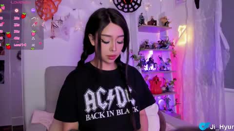 Snapshot of ji_hyun chatting on 24, 10, 2025 Ji online show from 24, 10, 2025