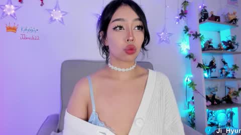 Snapshot of ji_hyun chatting on 7, 11, 2025 Ji online show from 7, 11, 2025