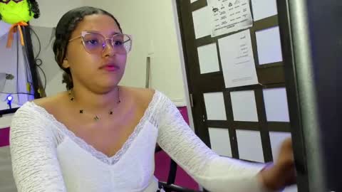 Jimena  online show from 23, 9, 2025