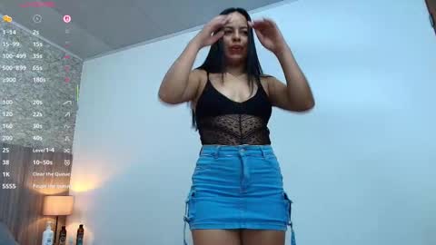 Jimena Salazar online show from 7, 3, 2026