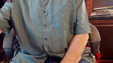 Snapshot of jimikb chatting on 12, 1, 2025 Jim online show from 12, 1, 2025