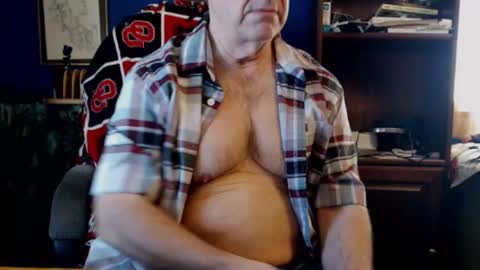 Snapshot of jimikb chatting on 23, 2, 2025 Jim online show from 23, 2, 2025