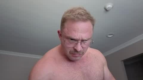 Snapshot of jimisagem chatting on 26, 3, 2026 TravelingMassageGuy online show from 26, 3, 2026