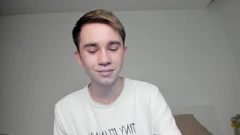 Snapshot of jimyti_bad_boy chatting on 23, 1, 2025 jimyti_bad_boy online show from 23, 1, 2025