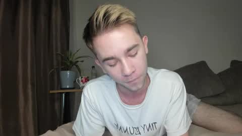 Snapshot of jimyti_bad_boy chatting on 12, 10, 2025 jimyti_bad_boy online show from 12, 10, 2025