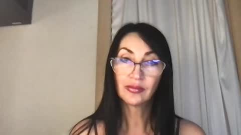 jinaluv online show from 11, 6, 2026