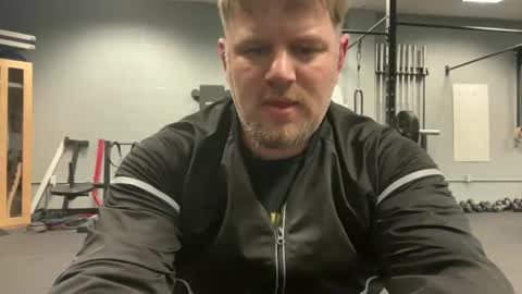 Snapshot of jitzgolfer chatting on 22, 12, 2025 jitzgolfer online show from 22, 12, 2025