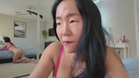 Snapshot of jiwon4u chatting on 13, 12, 2025 Jiwon online show from 13, 12, 2025