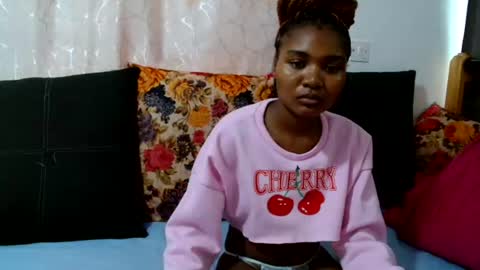 Snapshot of jjsecrets_ chatting on 25, 7, 2026 JJ online show from 25, 7, 2026