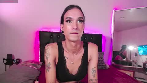 Joa Isaza     online show from 14, 11, 2025