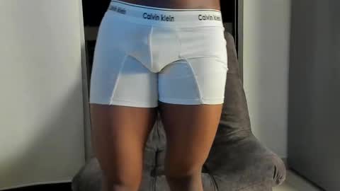 JOAN SAENZ online show from 4, 1, 2025