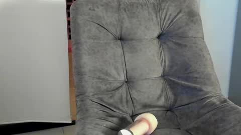 JOAN SAENZ online show from 23, 1, 2025