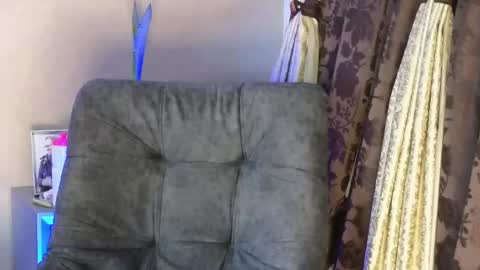 JOAN SAENZ online show from 31, 10, 2025