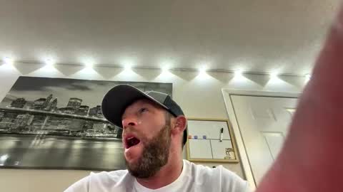 Snapshot of joe7168 chatting on 7, 4, 2026 joe7168 online show from 7, 4, 2026