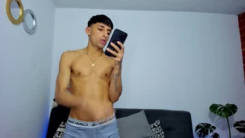 Snapshot of joel_foxx chatting on 28, 11, 2025 joel_foxx online show from 28, 11, 2025