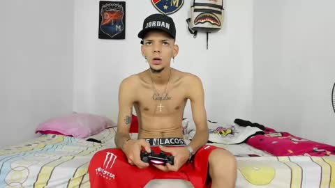 Snapshot of johan_and_antonella chatting on 13, 12, 2024 johan_and_antonella online show from 13, 12, 2024