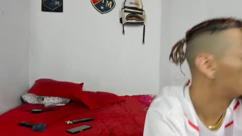 Snapshot of johan_and_antonella chatting on 1, 11, 2025 johan_and_antonella online show from 1, 11, 2025