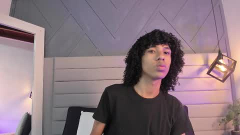 Snapshot of johan_gz_ chatting on 8, 11, 2025 Johan online show from 8, 11, 2025