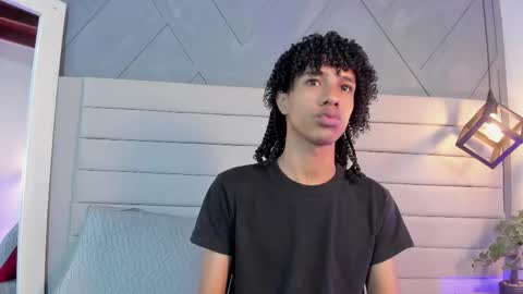 Snapshot of johan_gz_ chatting on 21, 11, 2025 Johan online show from 21, 11, 2025