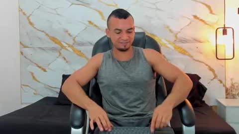 Snapshot of johan_miller1 chatting on 17, 11, 2025 johan online show from 17, 11, 2025