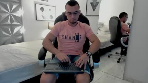 Snapshot of johan_miller1 chatting on 15, 12, 2025 johan online show from 15, 12, 2025