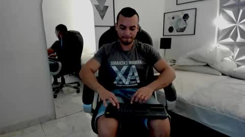 Snapshot of johan_miller1 chatting on 18, 12, 2025 johan online show from 18, 12, 2025