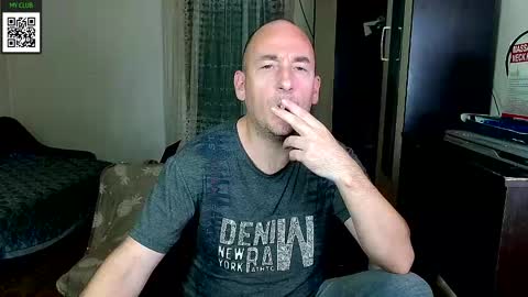 Snapshot of johanbarker chatting on 6, 12, 2024 Johan online show from 6, 12, 2024