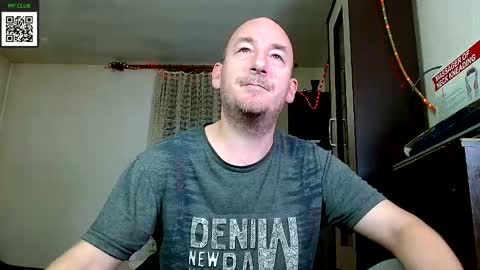 Snapshot of johanbarker chatting on 13, 12, 2024 Johan online show from 13, 12, 2024