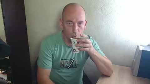 Snapshot of johanbarker chatting on 12, 10, 2025 Johan online show from 12, 10, 2025