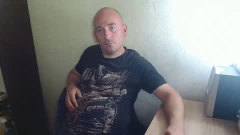 Snapshot of johanbarker chatting on 4, 11, 2025 Johan online show from 4, 11, 2025