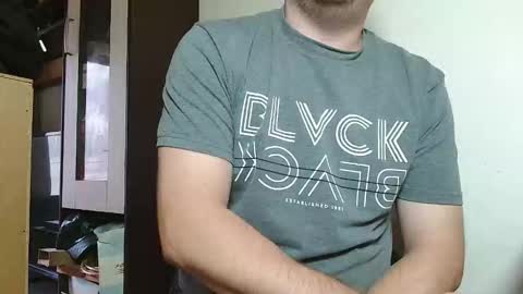 Snapshot of johanbarker chatting on 5, 12, 2025 Johan online show from 5, 12, 2025