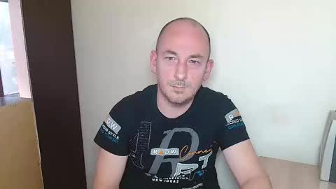 Johan online show from 2, 2, 2026