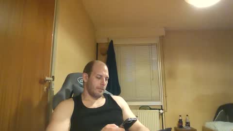 Snapshot of john1212124 chatting on 14, 10, 2025 john1212124 online show from 14, 10, 2025