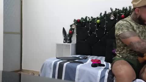 Snapshot of john_and_louis chatting on 22, 12, 2024 John online show from 22, 12, 2024