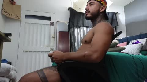 Snapshot of john_and_louis chatting on 17, 1, 2025 John online show from 17, 1, 2025