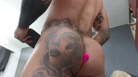 Snapshot of john_and_louis chatting on 23, 1, 2025 John online show from 23, 1, 2025