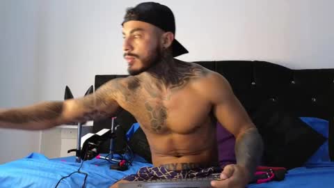 Snapshot of john_and_louis chatting on 12, 2, 2025 John online show from 12, 2, 2025