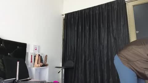 Snapshot of john_and_louis chatting on 15, 2, 2025 John online show from 15, 2, 2025