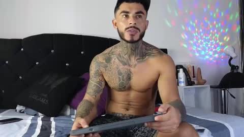 Snapshot of john_and_louis chatting on 3, 3, 2025 John online show from 3, 3, 2025