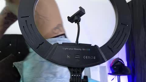 Snapshot of john_and_louis chatting on 30, 9, 2025 John online show from 30, 9, 2025