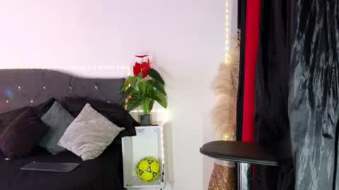 Snapshot of john_and_louis chatting on 20, 6, 2026 John online show from 20, 6, 2026