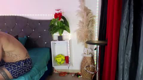 Snapshot of john_and_louis chatting on 27, 6, 2026 John online show from 27, 6, 2026