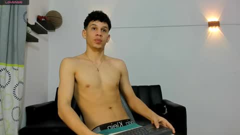 john_ssnow29 online show from 27, 4, 2026