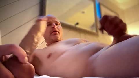 bisexual King  online show from 19, 12, 2025