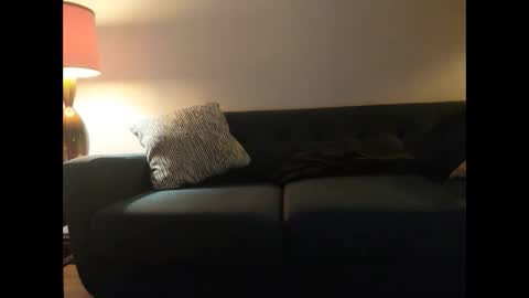 Johnee online show from 5, 10, 2025