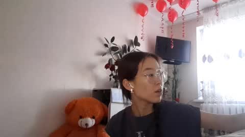 Snapshot of johnmerli chatting on 27, 11, 2025 Molly online show from 27, 11, 2025