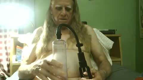 Snapshot of johnnieq1971 chatting on 25, 5, 2026 johnnieq1971 online show from 25, 5, 2026
